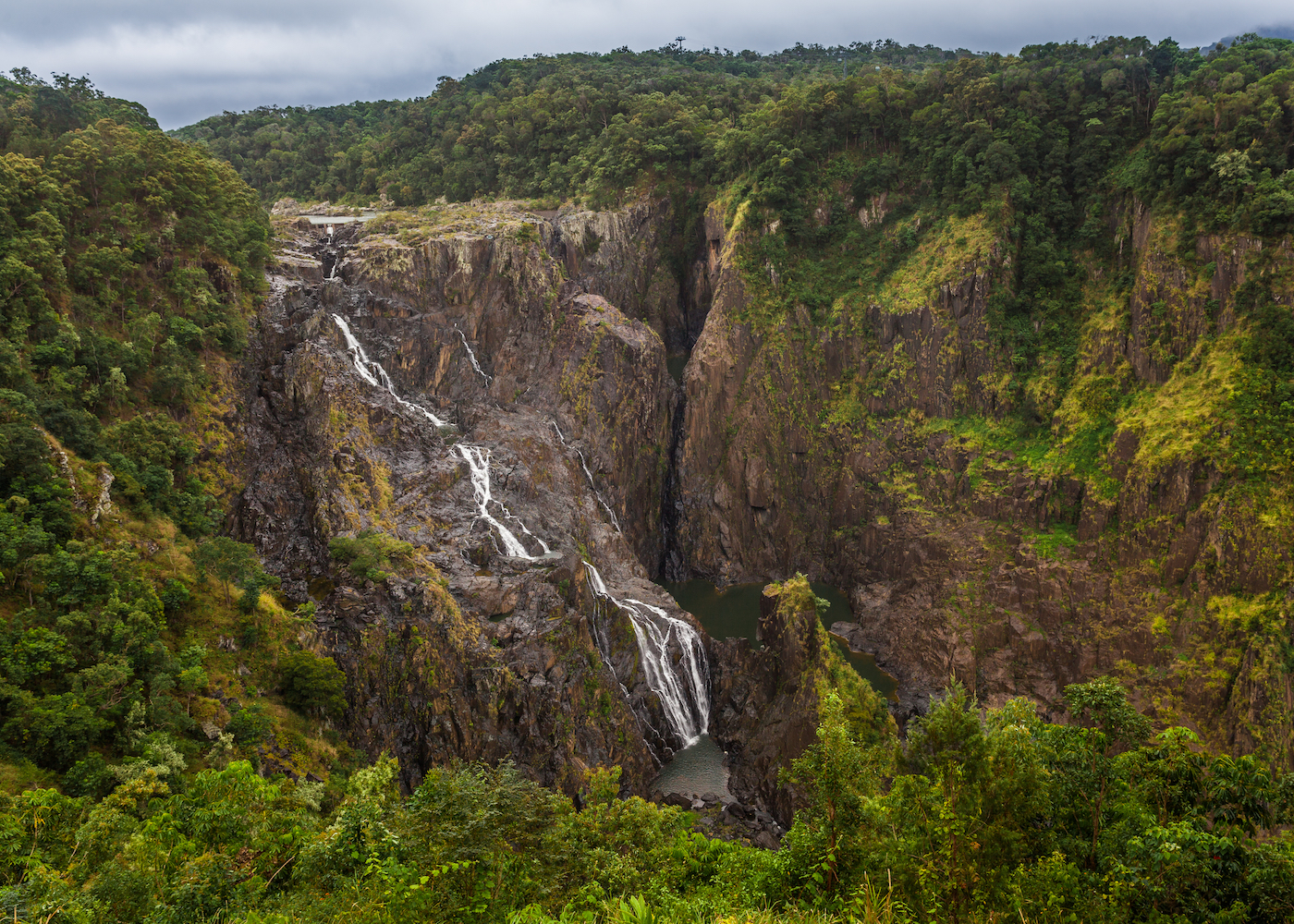 BarronFalls-shutterstock.jpg