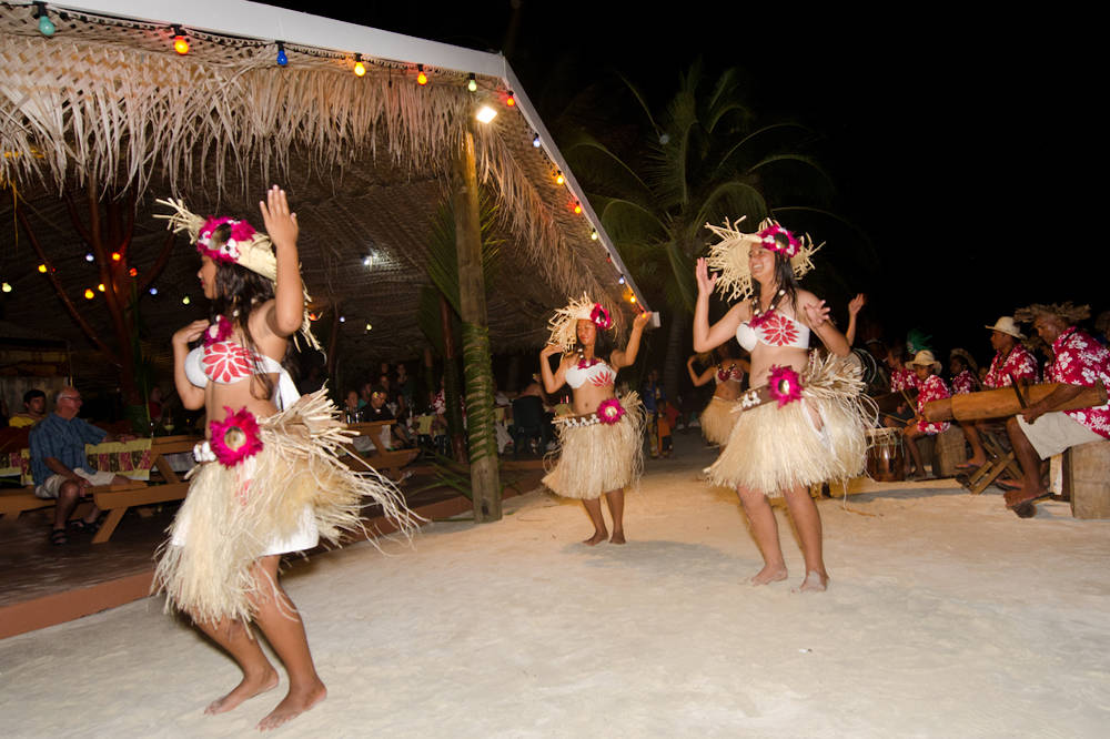 Cook-islands-dance-shutterstock.jpg